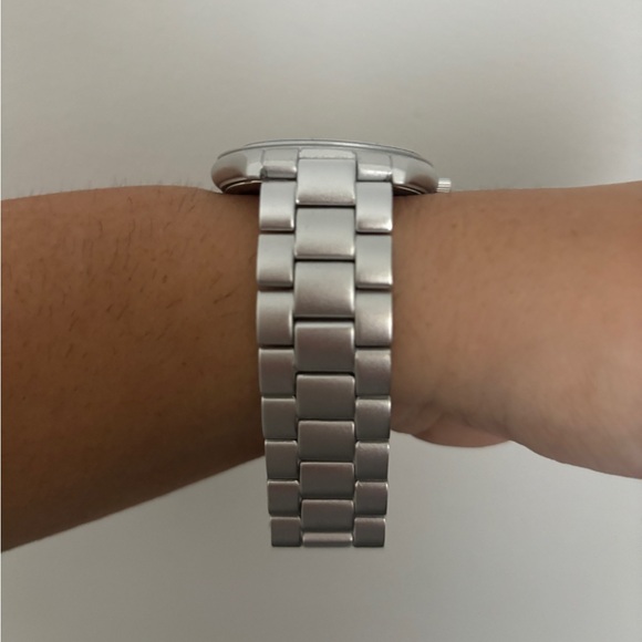 Michael Kors Ladies Watch Runway Slim in Silver MK4502 - Picture 3 of 6